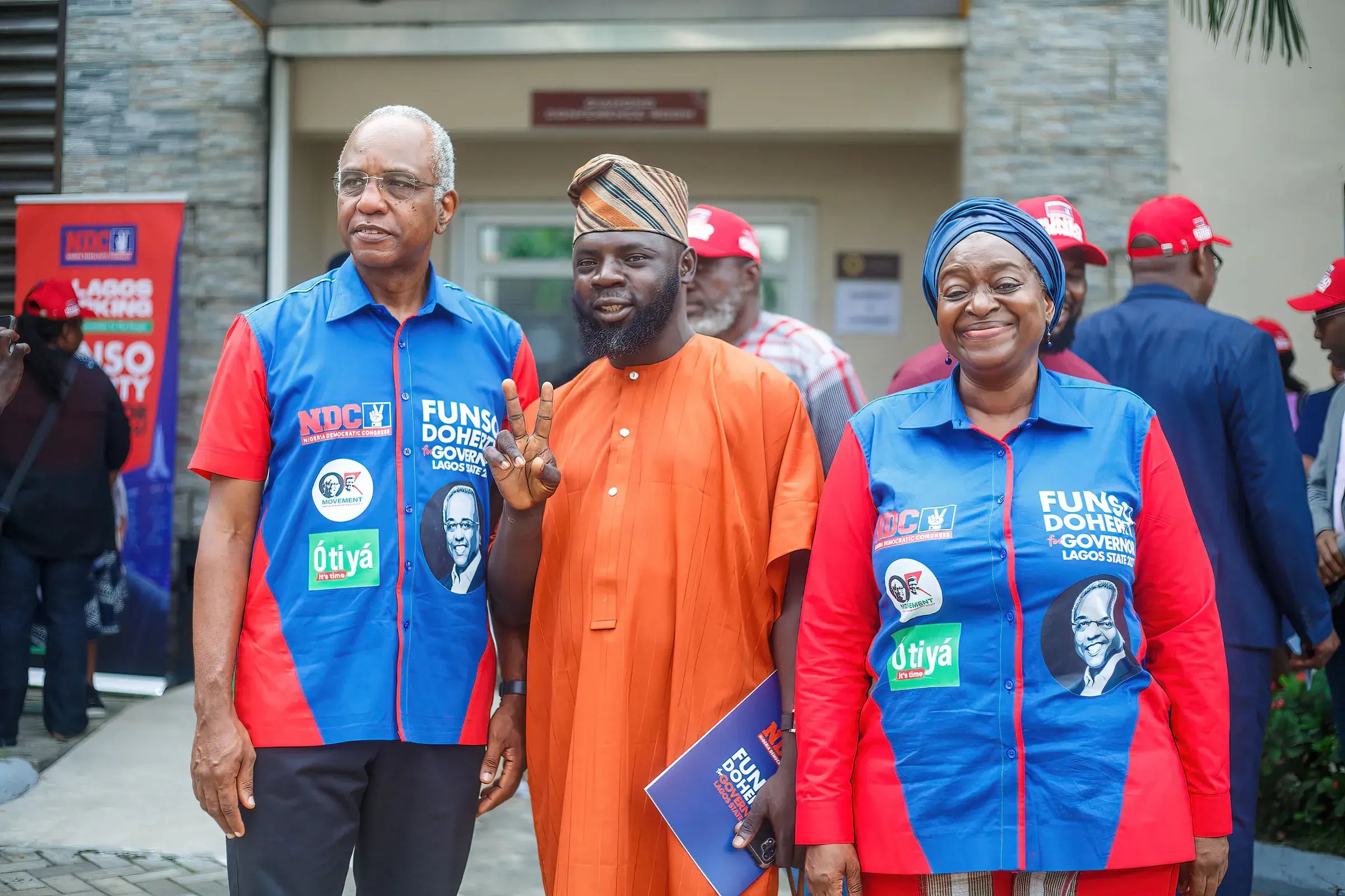 Funso Doherty with people at the unveiling of Tolani Animashaun and the Ọ̀nà Tuntun manifesto.